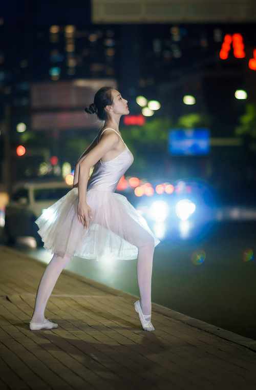 开云中国-日本马术协会与科技公司合作，开发虚拟现实训练平台，提升骑手技能。